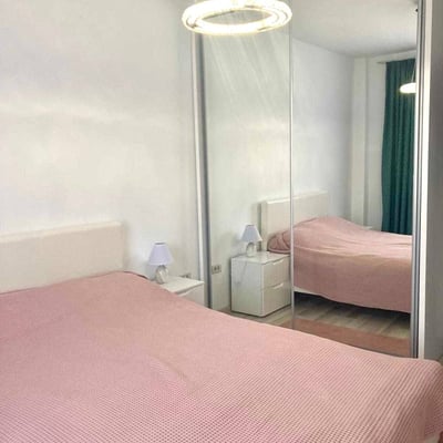Alquiler de un acogedor apartamento de 2 habitaciones con cocina independiente y balcón, Sector 6, Bucarest, Rumanía